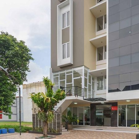 Reddoorz Plus Near Eka Hospital Bsd 5 Dadap Kültér fotó
