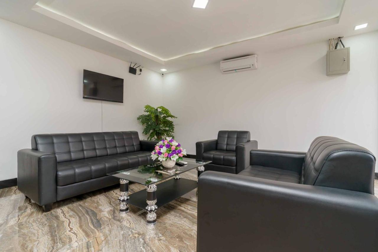 Reddoorz Plus Near Eka Hospital Bsd 5 Dadap Kültér fotó