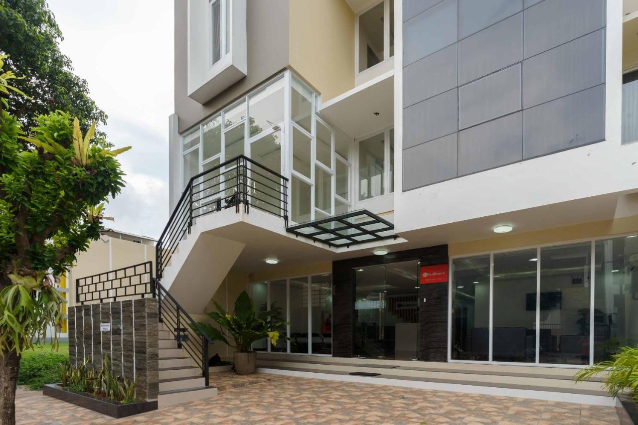 Reddoorz Plus Near Eka Hospital Bsd 5 Dadap Kültér fotó