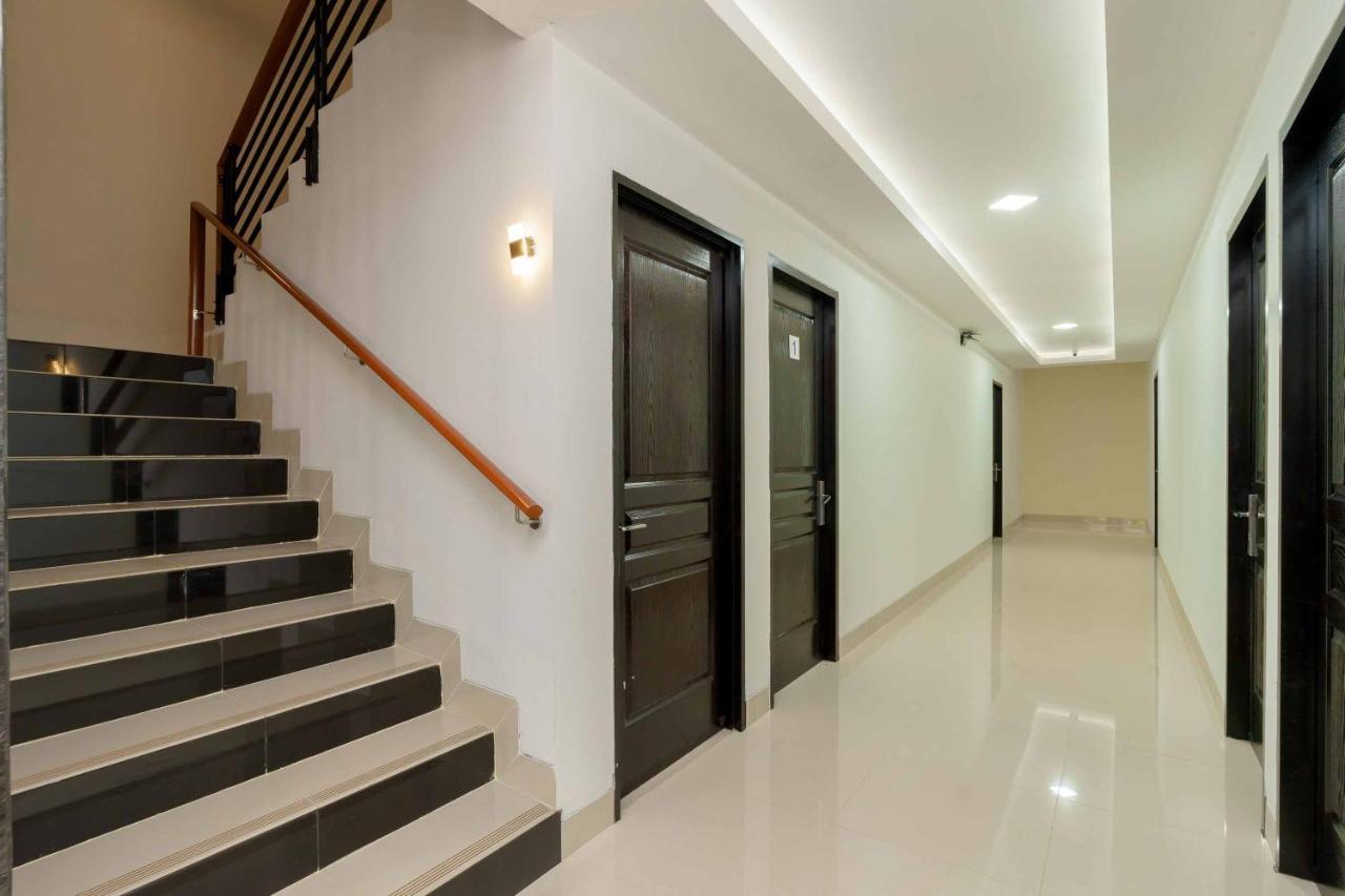 Reddoorz Plus Near Eka Hospital Bsd 5 Dadap Kültér fotó