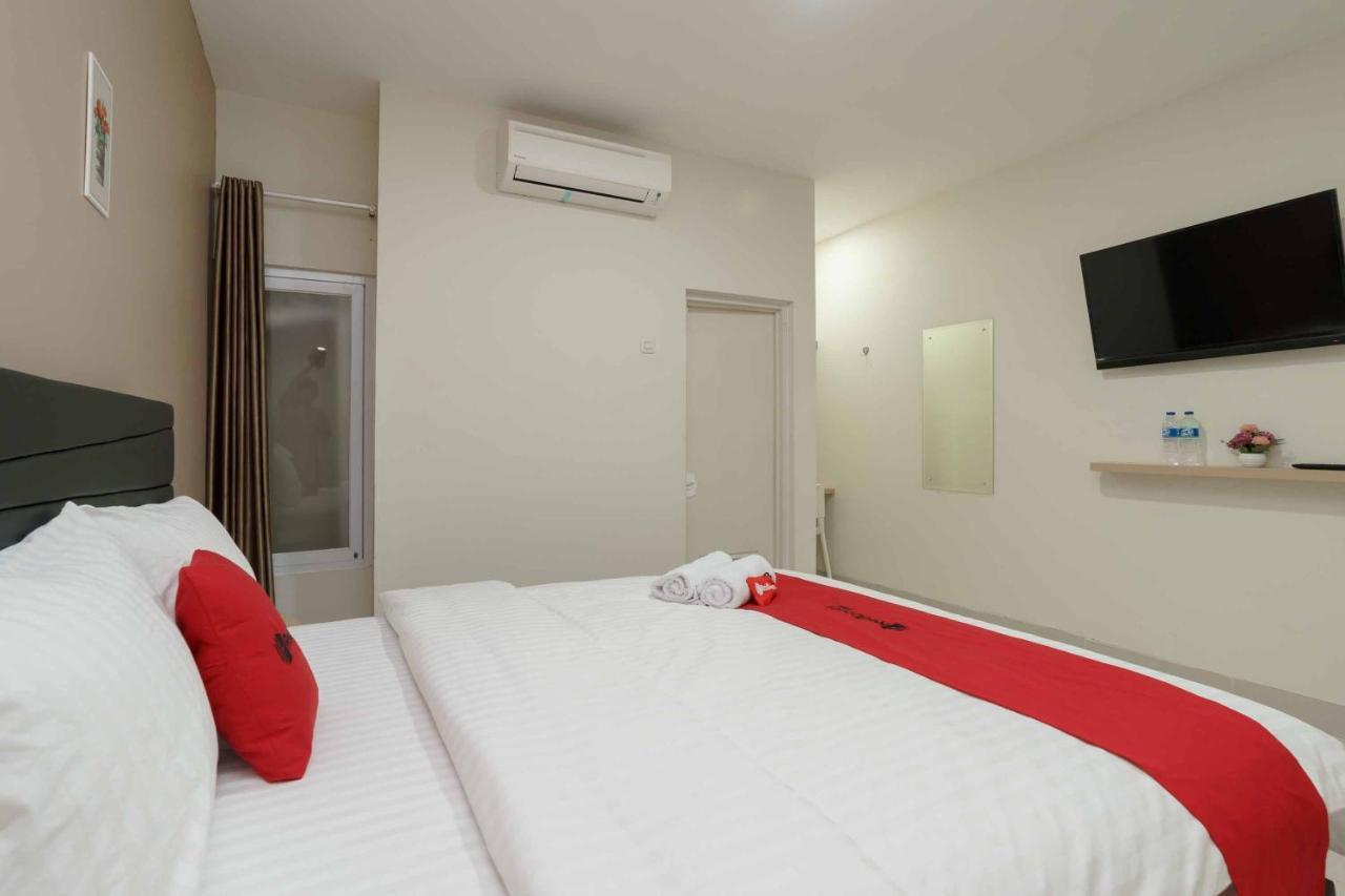 Reddoorz Plus Near Eka Hospital Bsd 5 Dadap Kültér fotó
