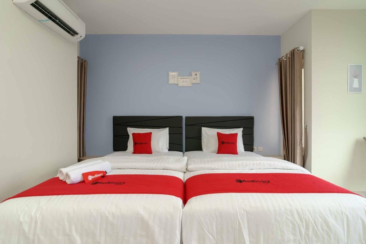Reddoorz Plus Near Eka Hospital Bsd 5 Dadap Kültér fotó