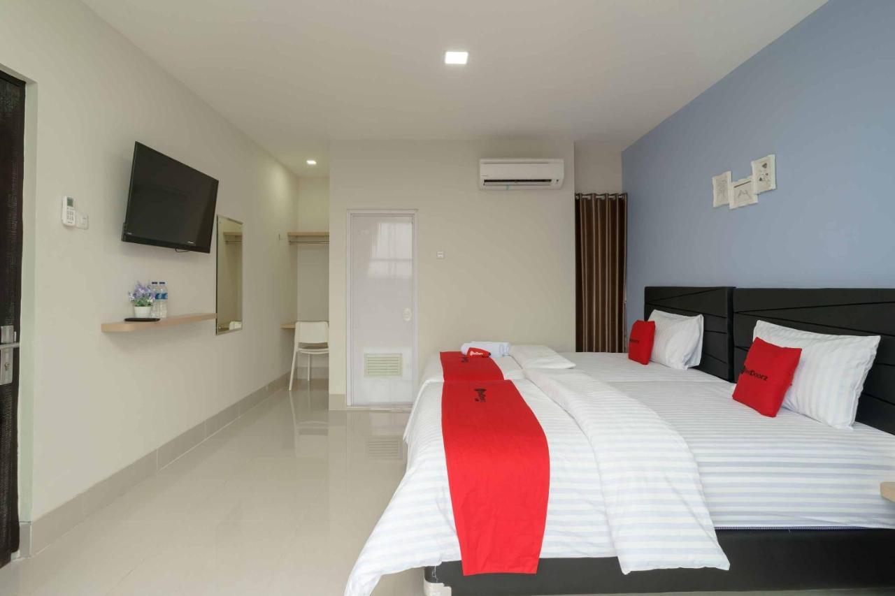 Reddoorz Plus Near Eka Hospital Bsd 5 Dadap Kültér fotó