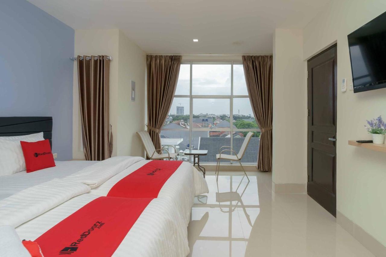 Reddoorz Plus Near Eka Hospital Bsd 5 Dadap Kültér fotó