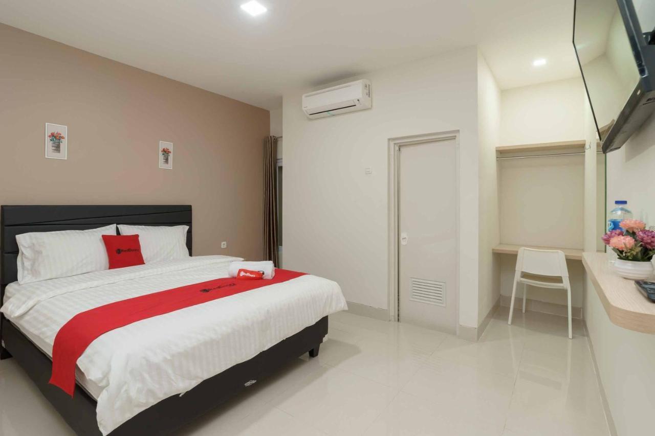 Reddoorz Plus Near Eka Hospital Bsd 5 Dadap Kültér fotó
