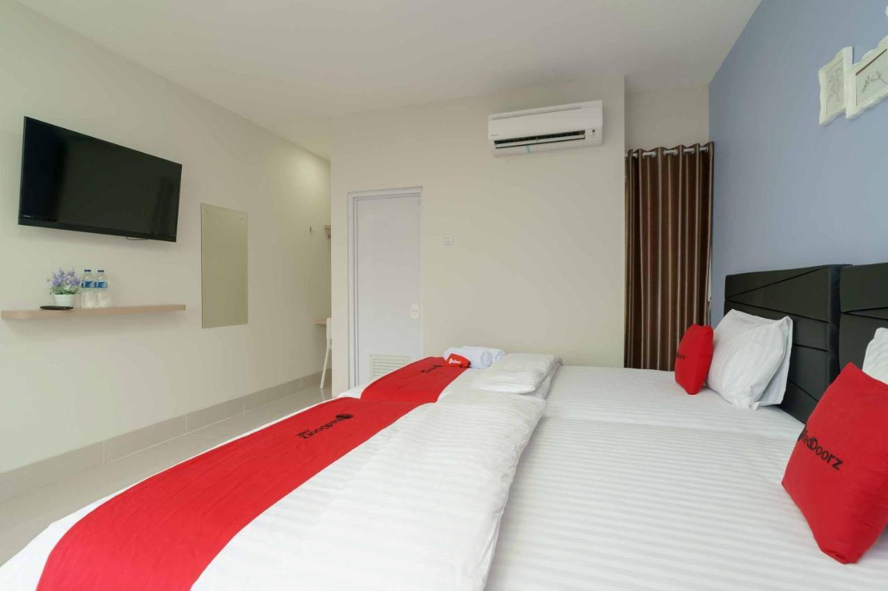 Reddoorz Plus Near Eka Hospital Bsd 5 Dadap Kültér fotó